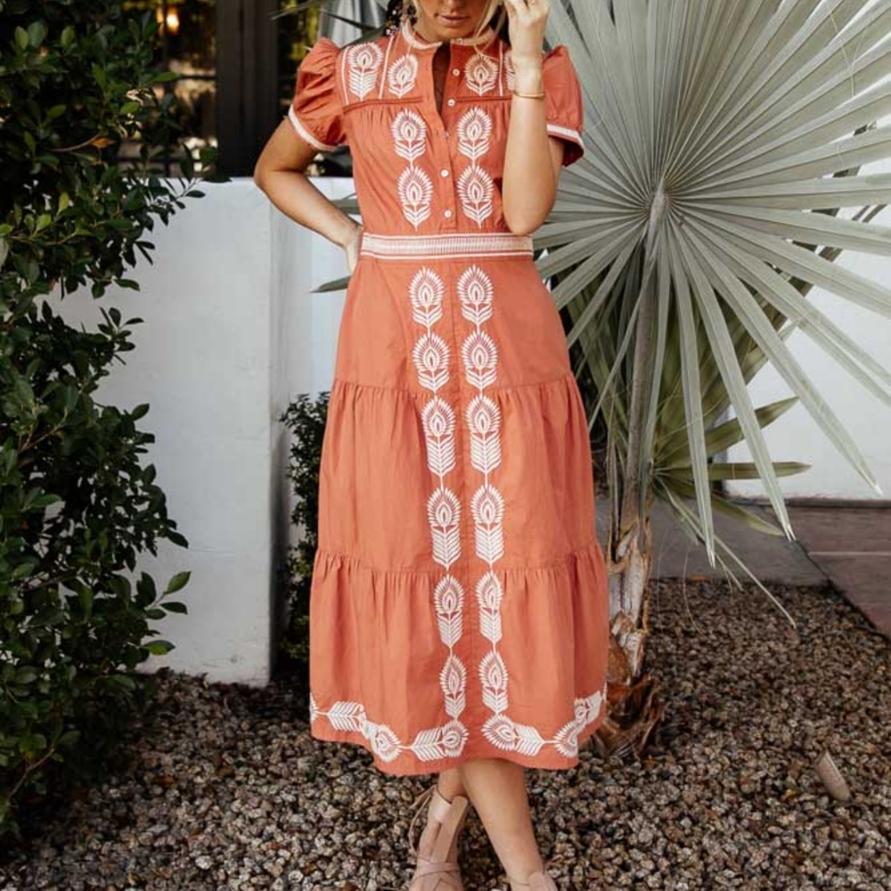 Siya embroidery dress in Coral